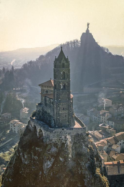 Hotel Des Capucins Le Puy-en-Velay Buitenkant foto