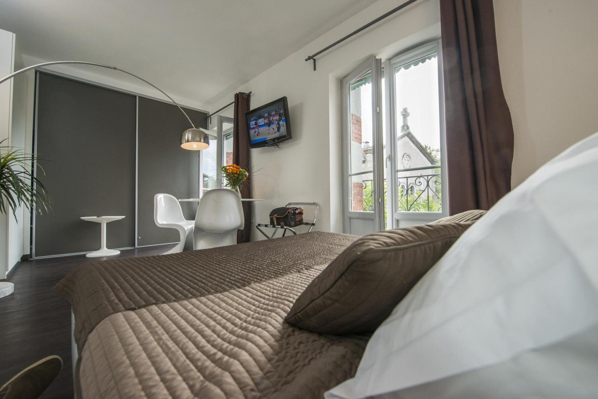 Hotel Des Capucins Le Puy-en-Velay Kamer foto